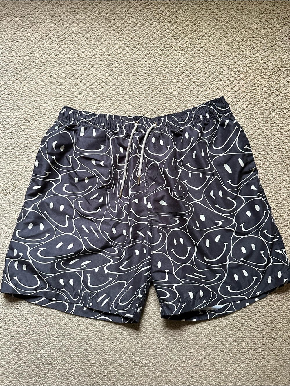 Negative Space Men's XL Shorts Melting Smiley Face Trippy Streetwear Black